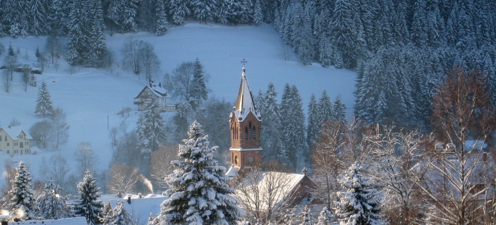 Blick vom Landhaus Mast in Richtung Kirche